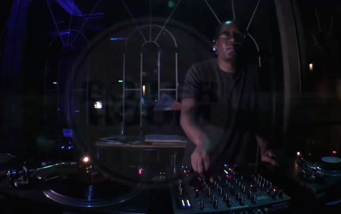 Photo of set Hakim Murphy.