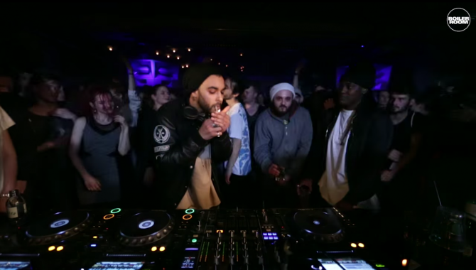 Photo of set TK Kayembe.