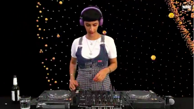 Photo of set Ghazal.