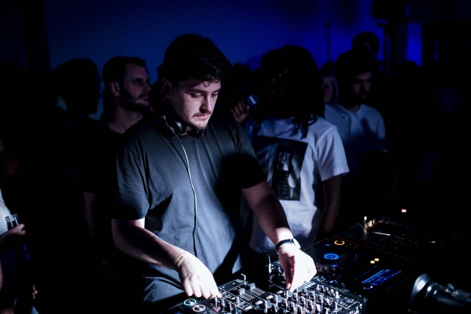 Photo of set Locked Groove.