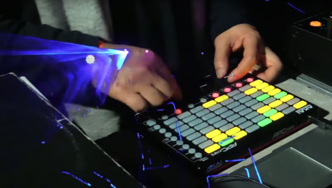 Photo of set Ajukaja.