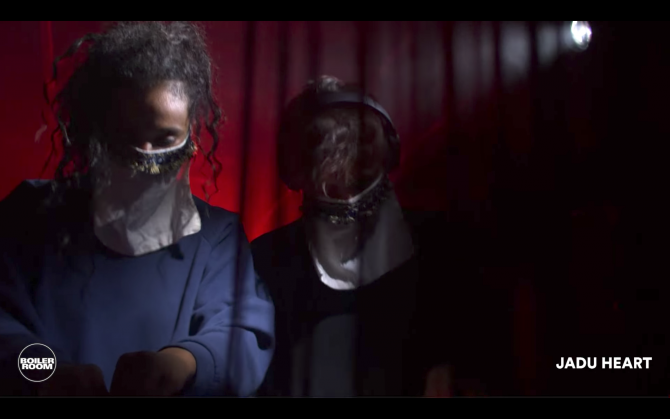 Photo of set Jadu Heart.