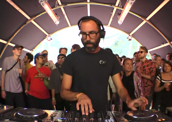 Photo of set Josh Cheon.