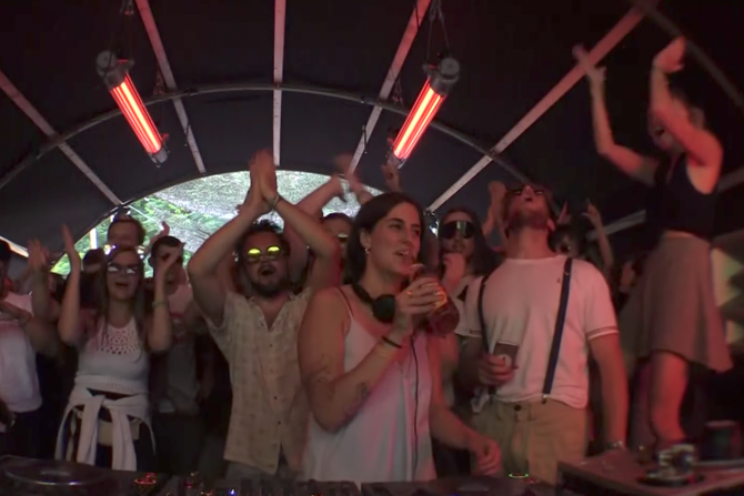 Photo of set Shanti Celeste.