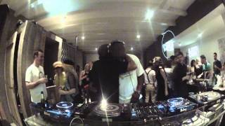 Photo of set Rahaan.