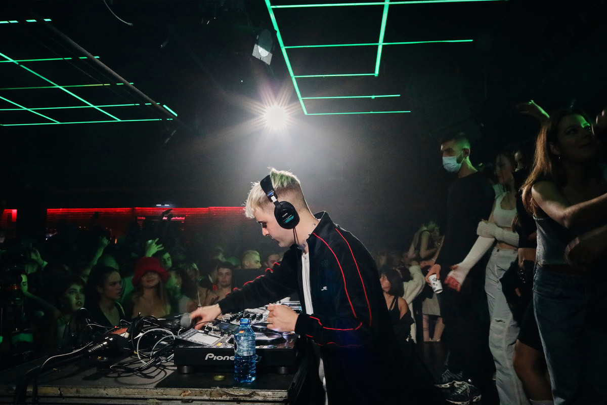 Photo of set Chico Blanco.