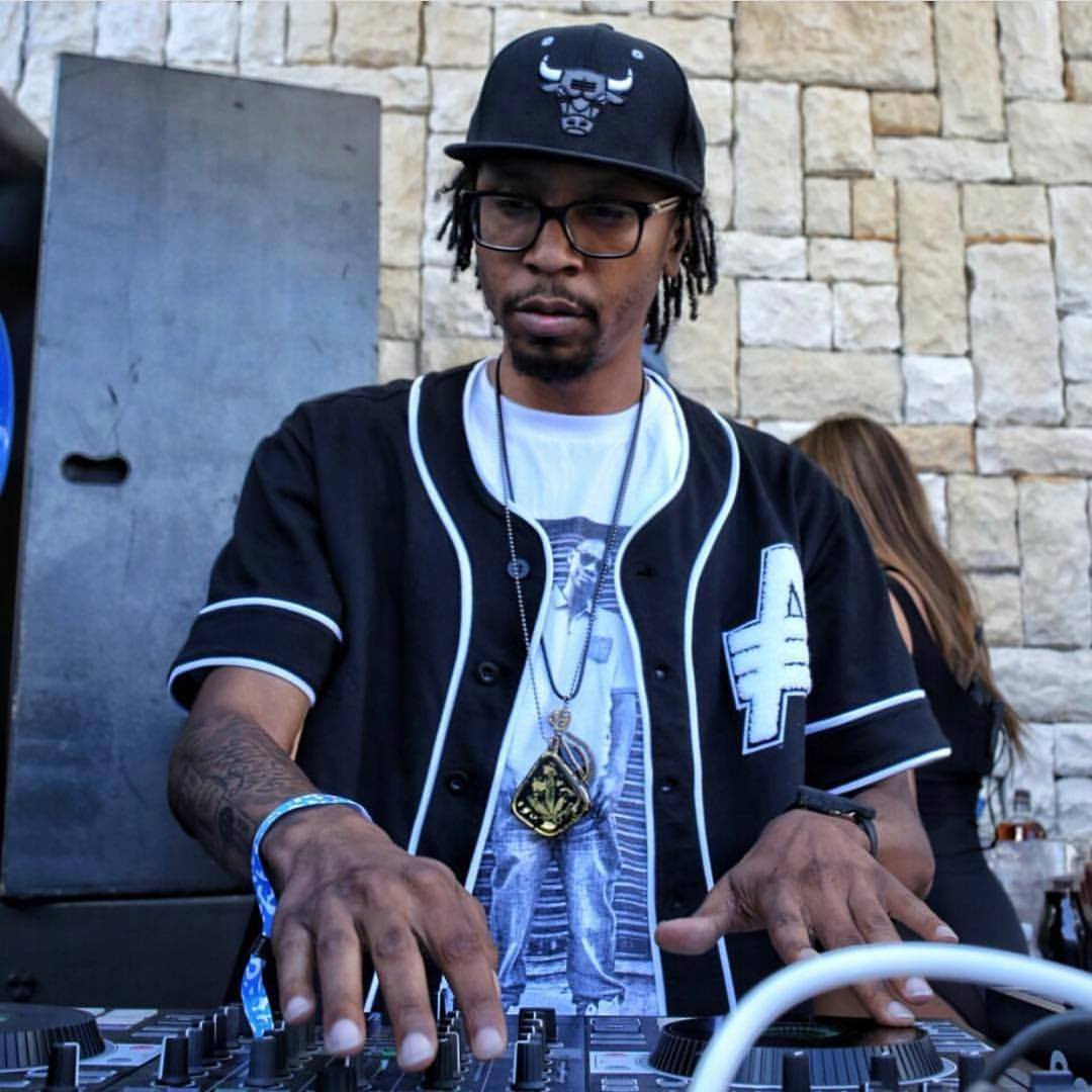 Photo of set DJ Spinn.