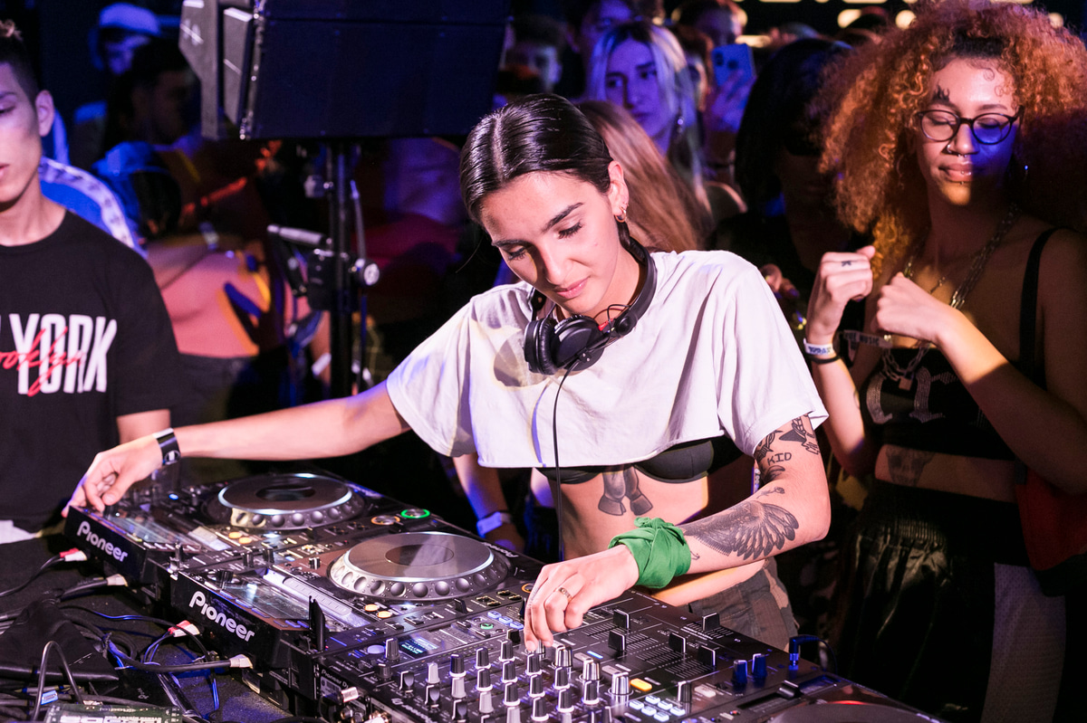 Photo of set Chica Gang.