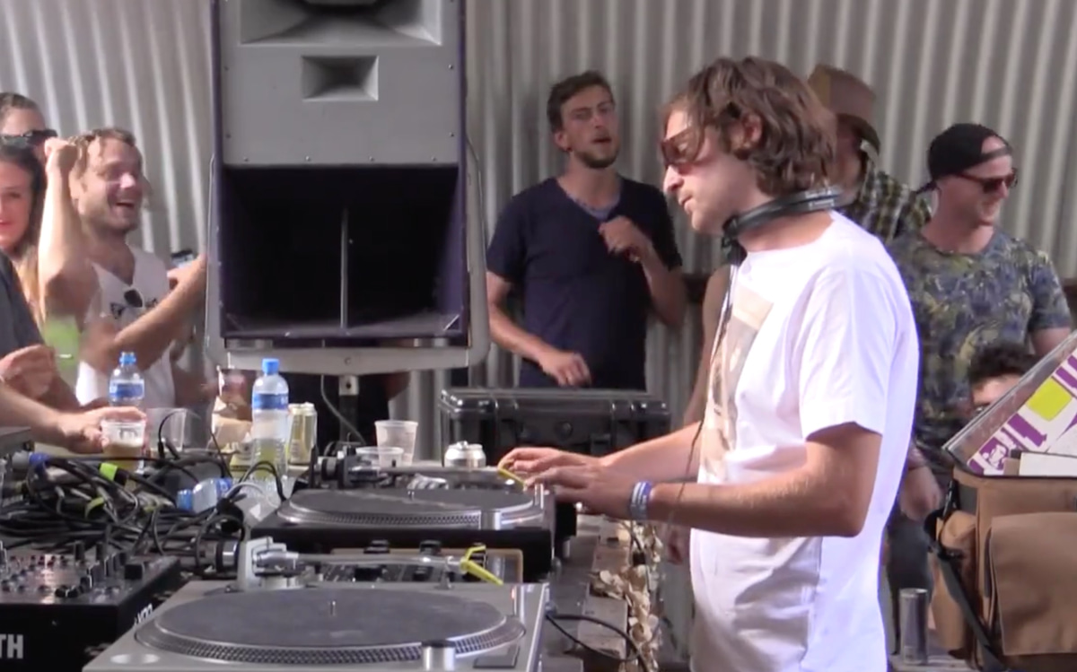 Photo of set Casper Tielrooji.