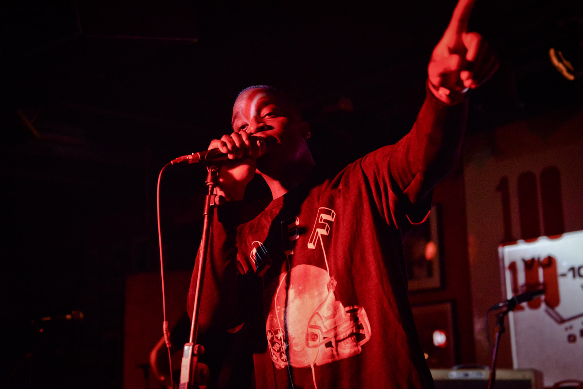 Photo of set Petite Noir.