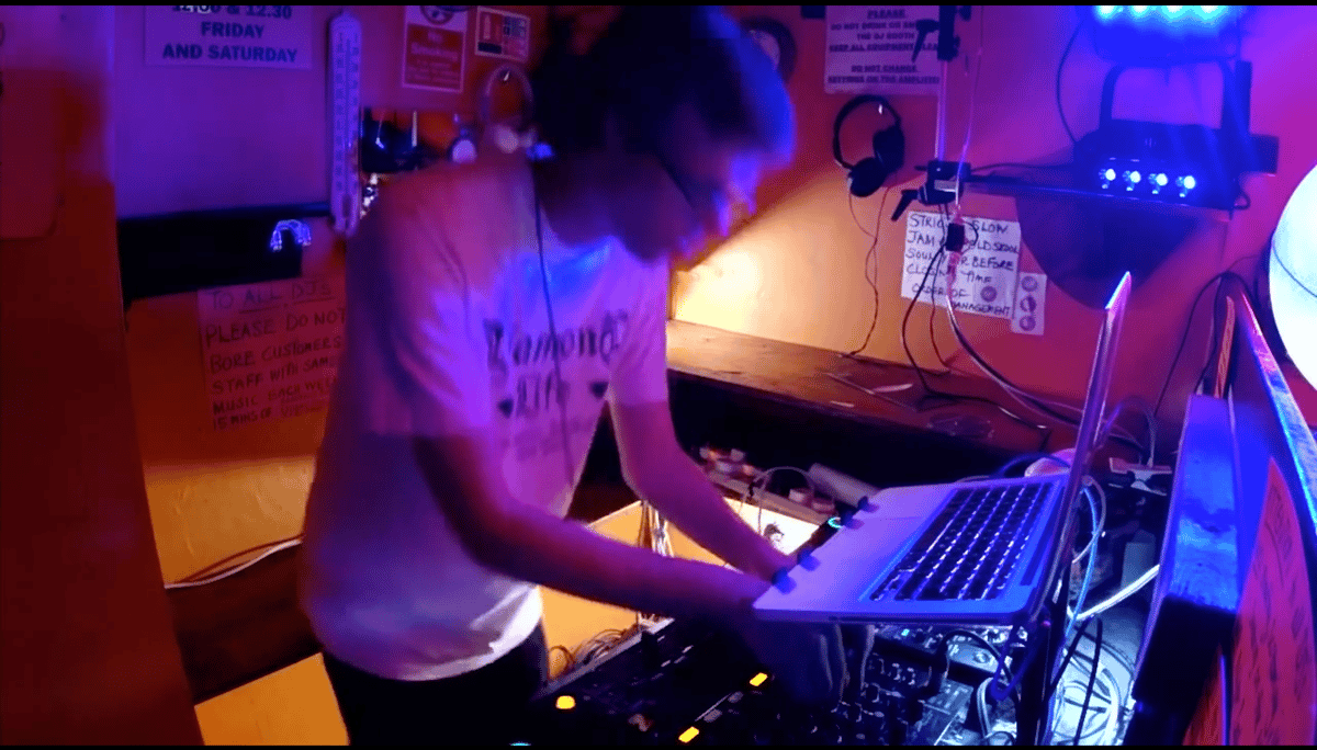 Photo of set Deadboy.