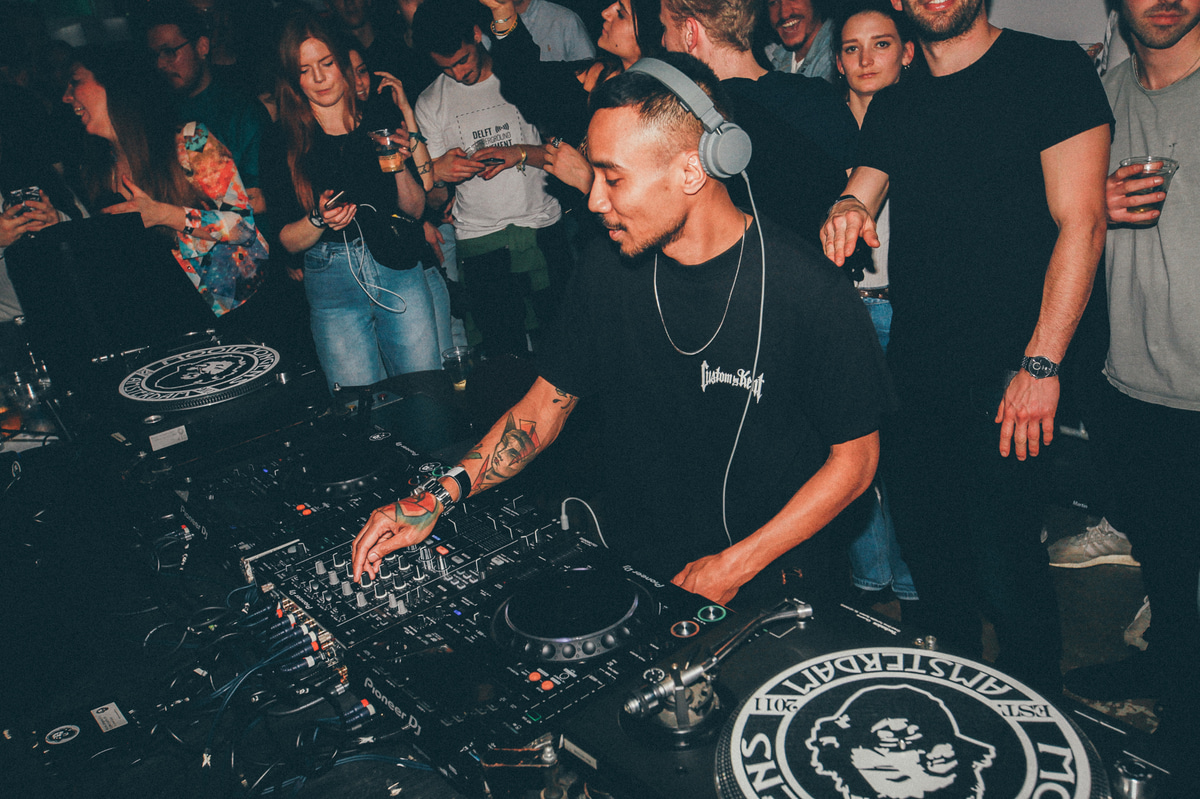 Photo of set Vincent Paolo.