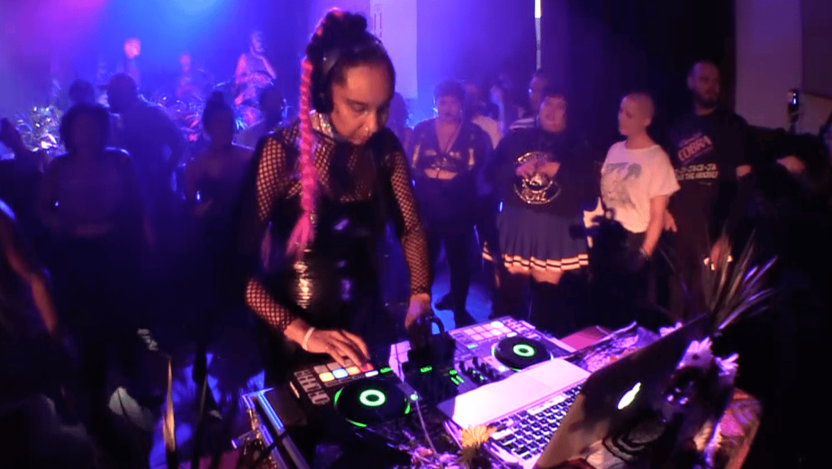 Photo of set FELA KUTCHii.