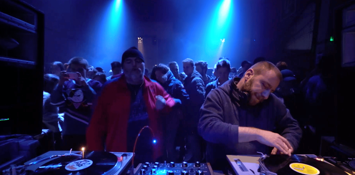 Photo of set Front De Cadeaux.