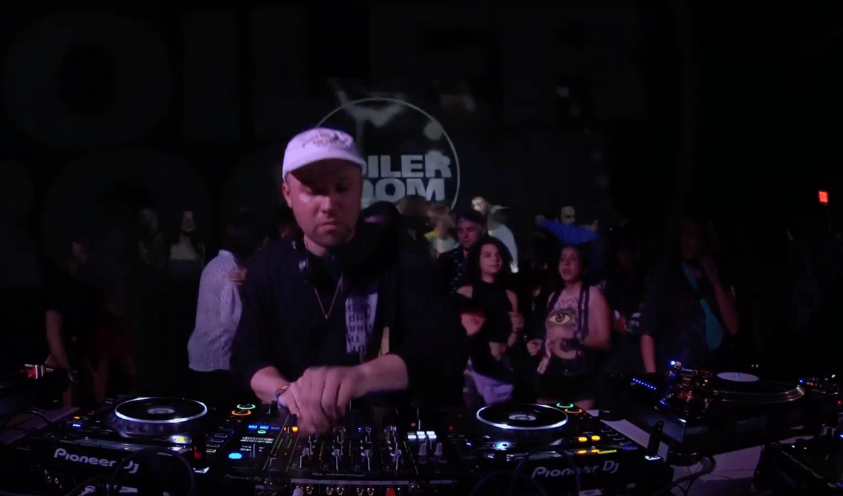 Photo of set Will Buck.