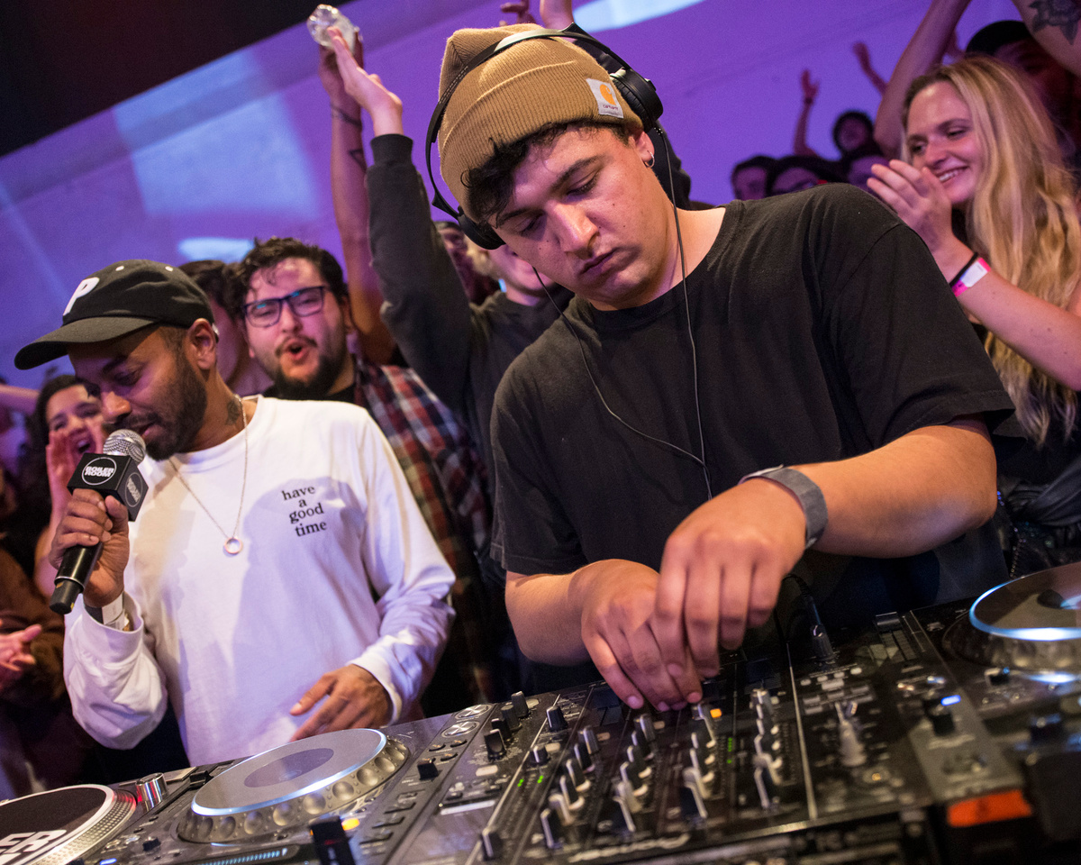 Photo of set Mucho Sueno.