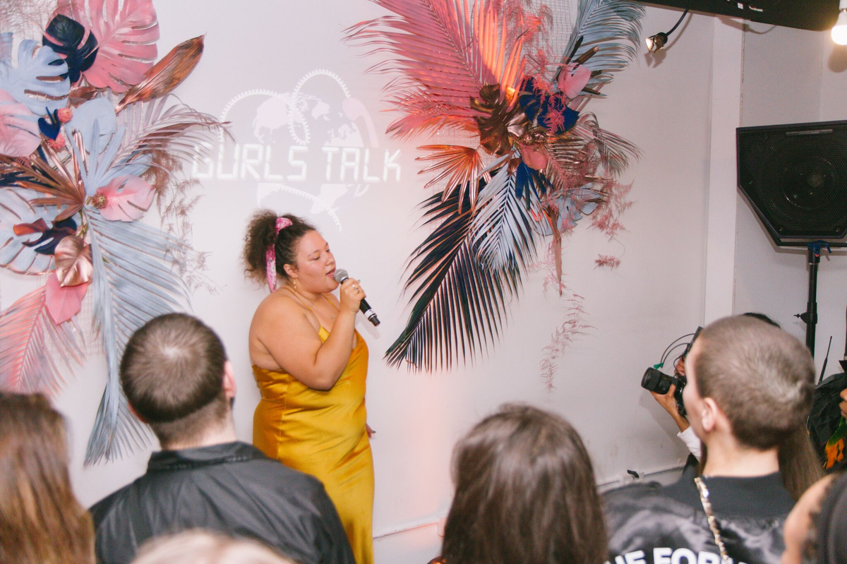 Photo of set Babeheaven.