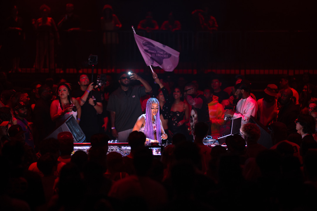 Photo of set DJ Faucet.