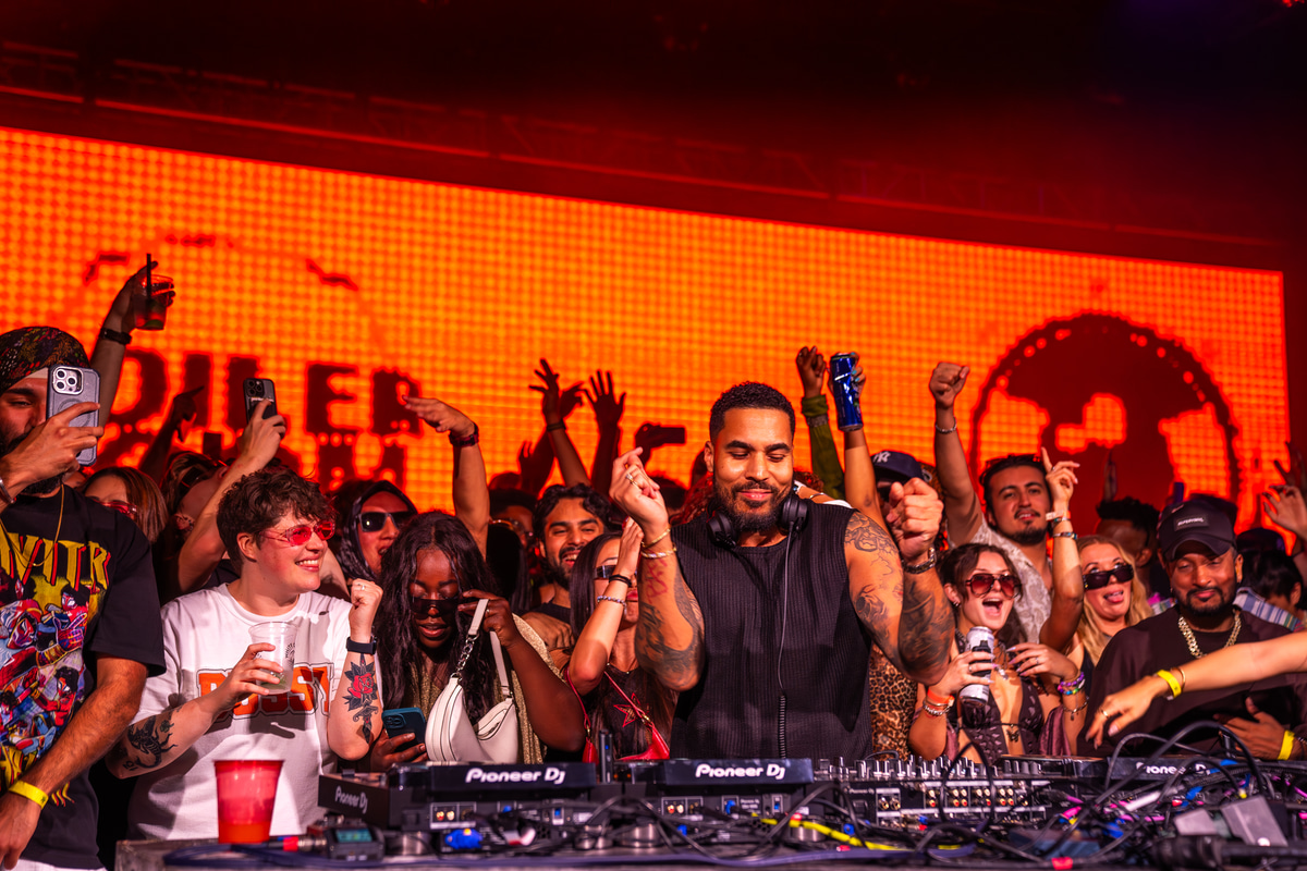 Photo of set Troyboi.