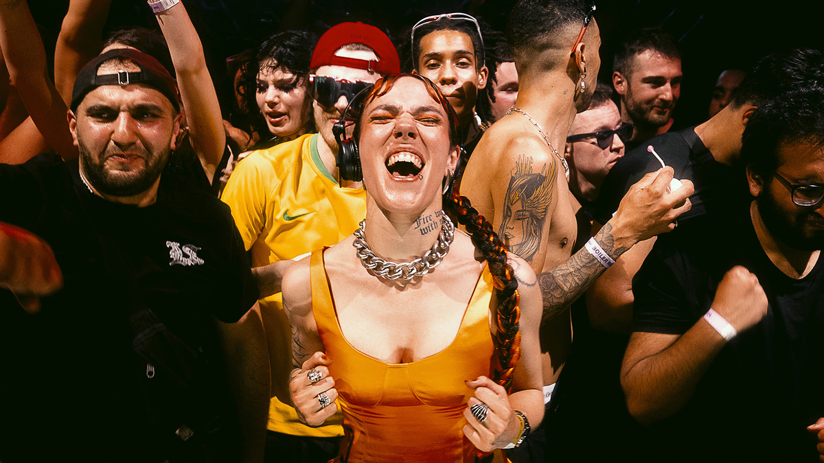 Photo of set Cassie Raptor.