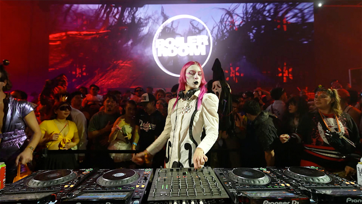 Photo of set Dana Montana.