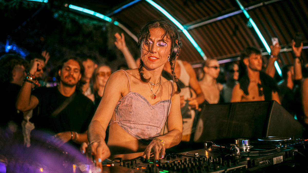 Photo of set Dr. Rubinstein.