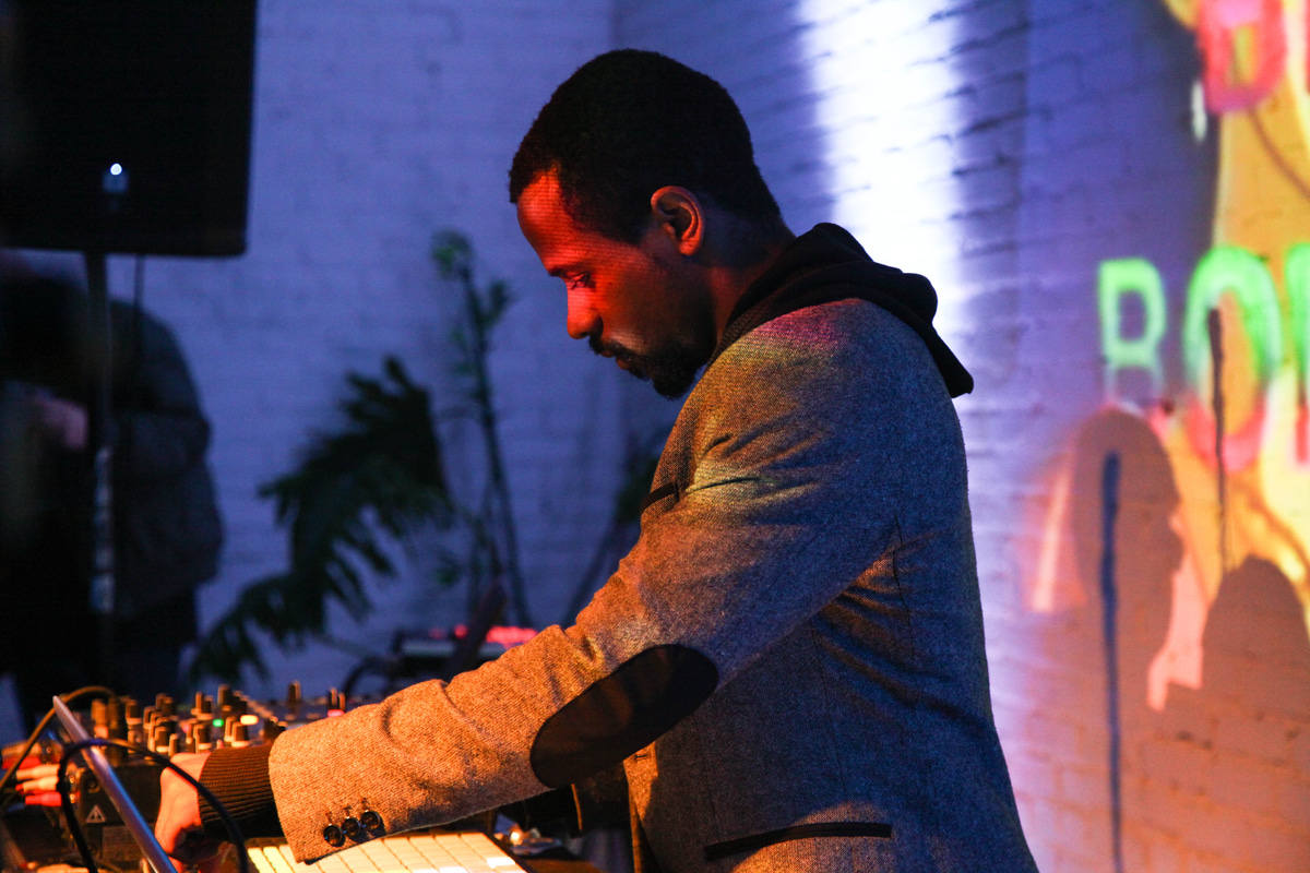 Photo of set Mono/Poly.