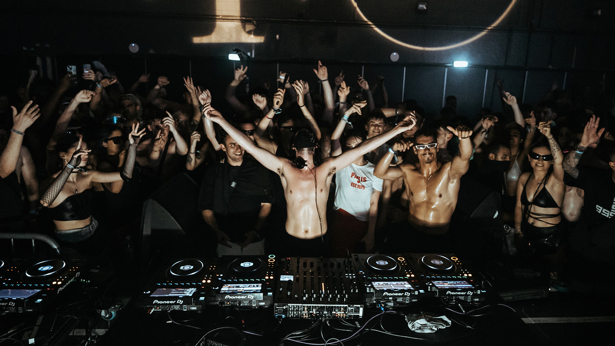 Photo of set I Hate Models.