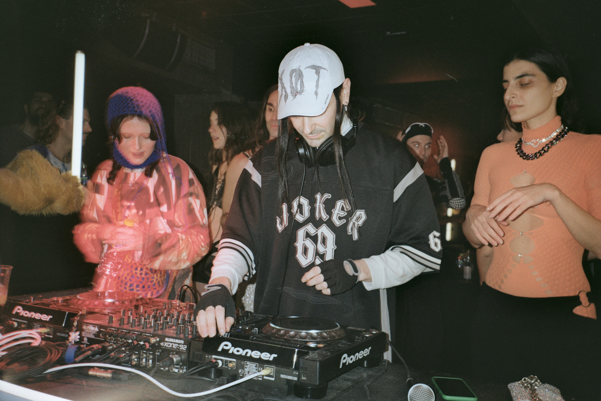 Photo of set XØT33.