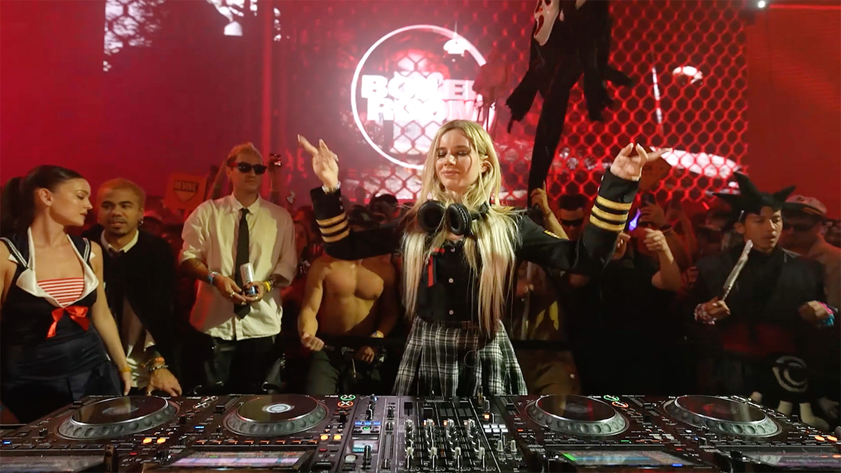 Photo of set Joanna Kuchta.