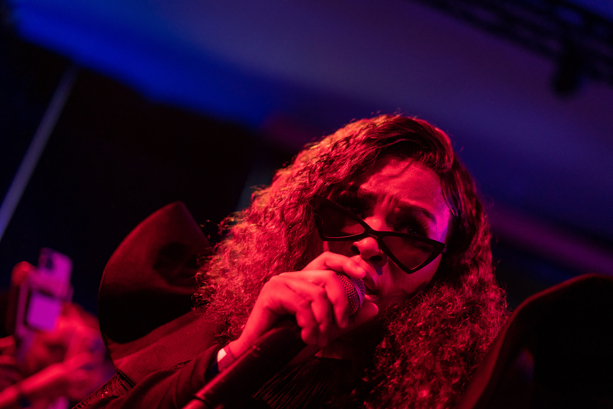 Photo of set Lady Du.