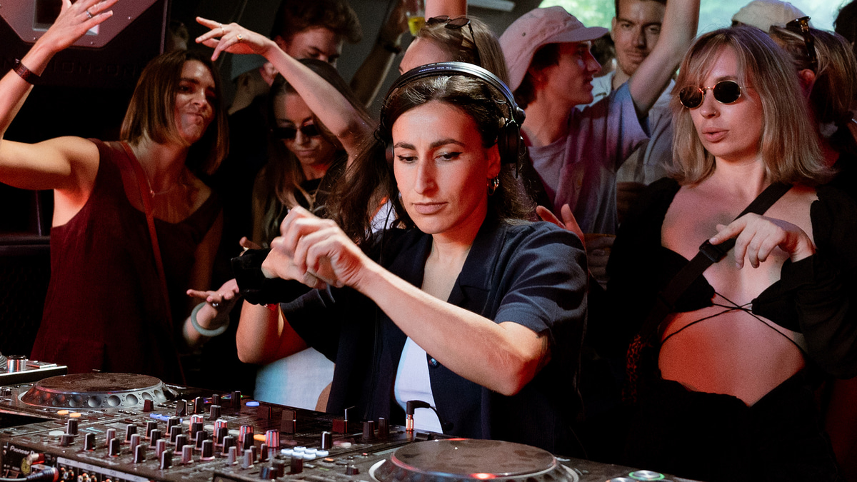 Photo of set OKO DJ.