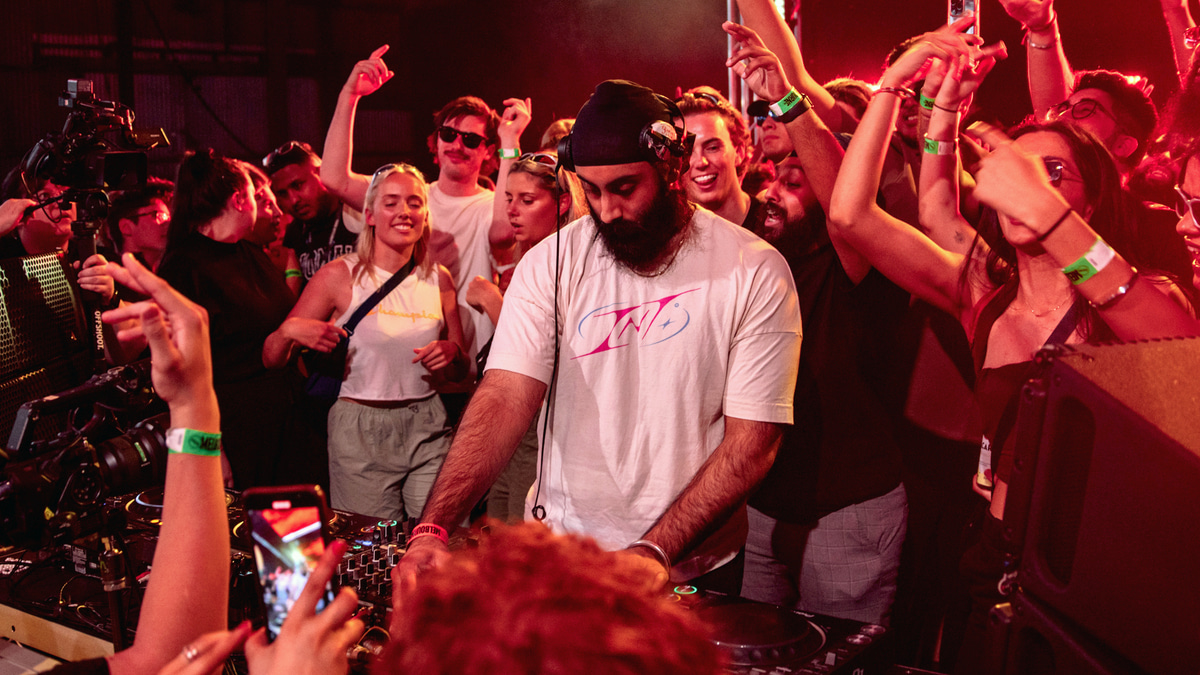 Photo of set Yung Singh.